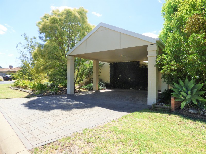 10 Bugno Crescent, Griffith NSW 2680
