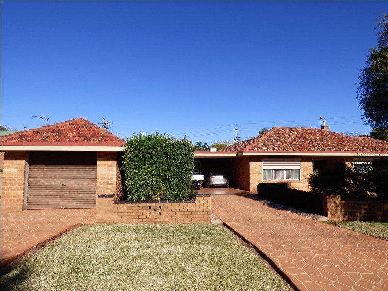 90 Noorilla Street, Griffith NSW 2680