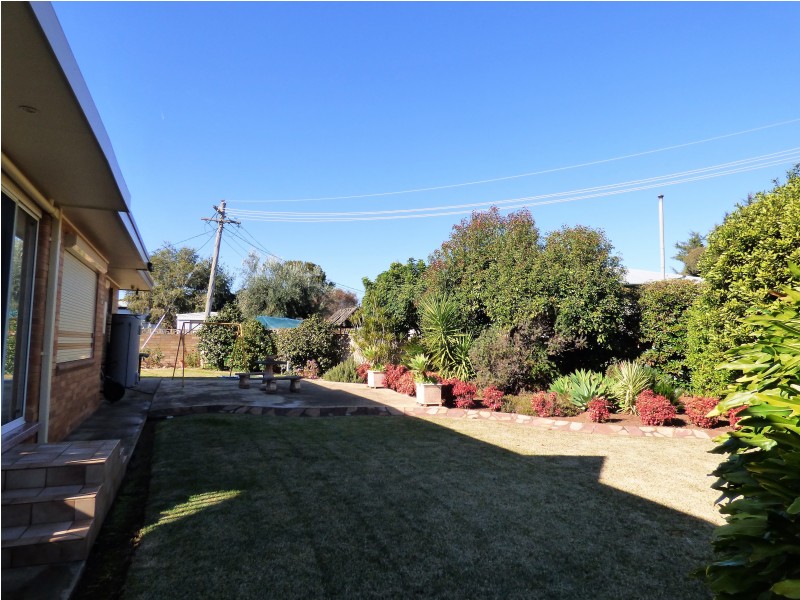 90 Noorilla Street, Griffith NSW 2680