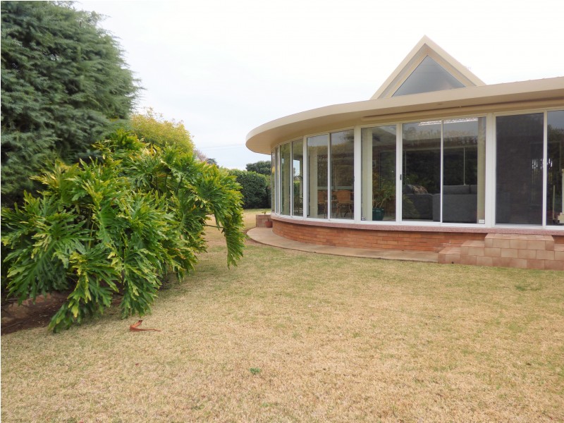 90 Noorilla Street, Griffith NSW 2680