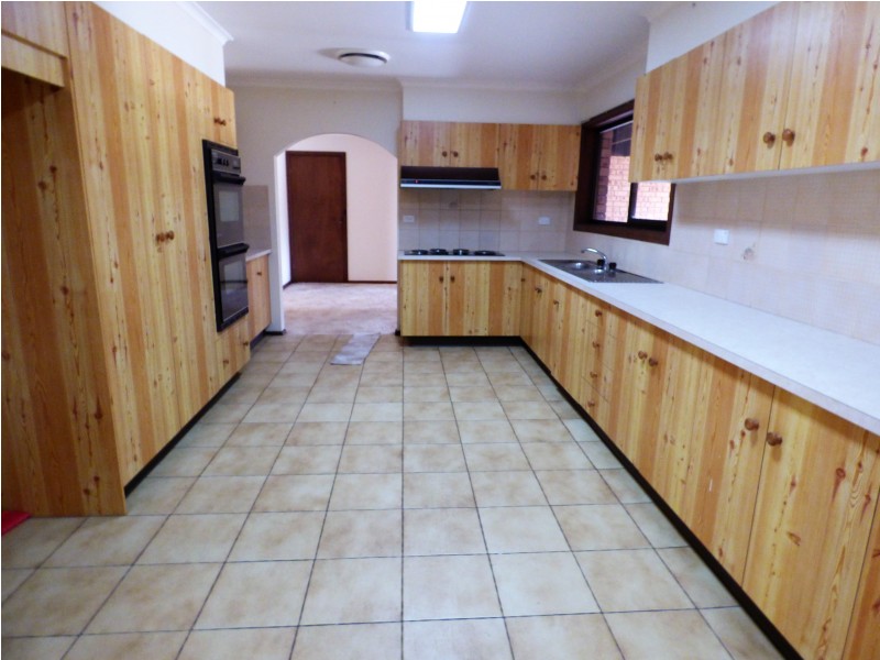 33 School Street, Griffith NSW 2680