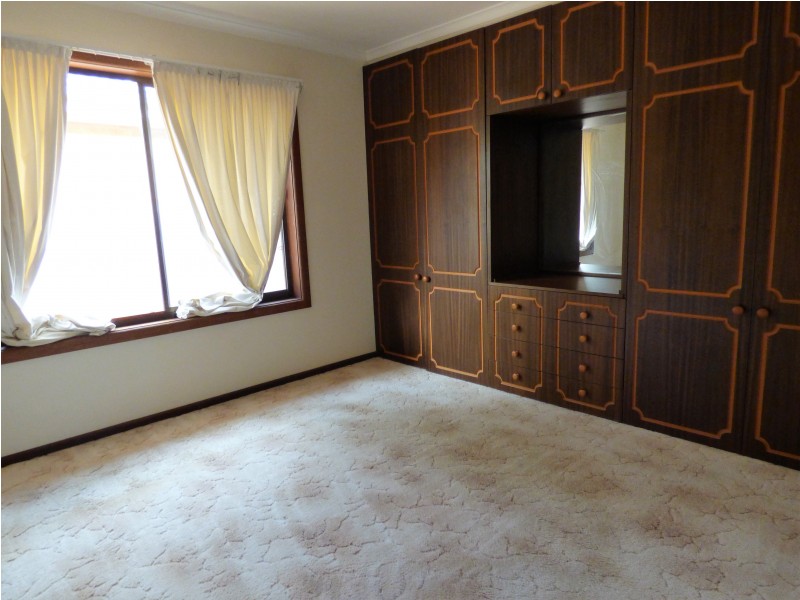 33 School Street, Griffith NSW 2680