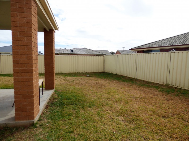 3 Howlong Crescent, Griffith NSW 2680