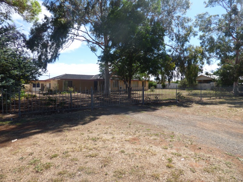 15 Leaver Street, Yenda NSW 2681