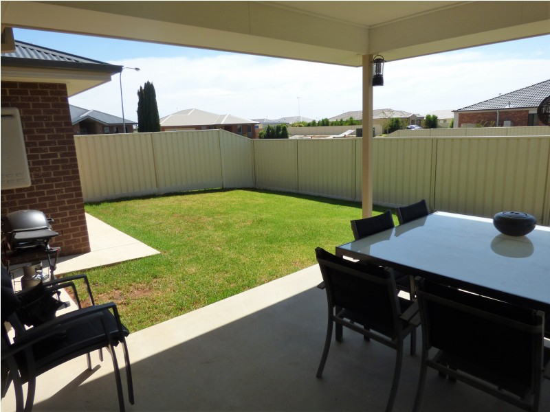 1 Harrison Place, Griffith NSW 2680
