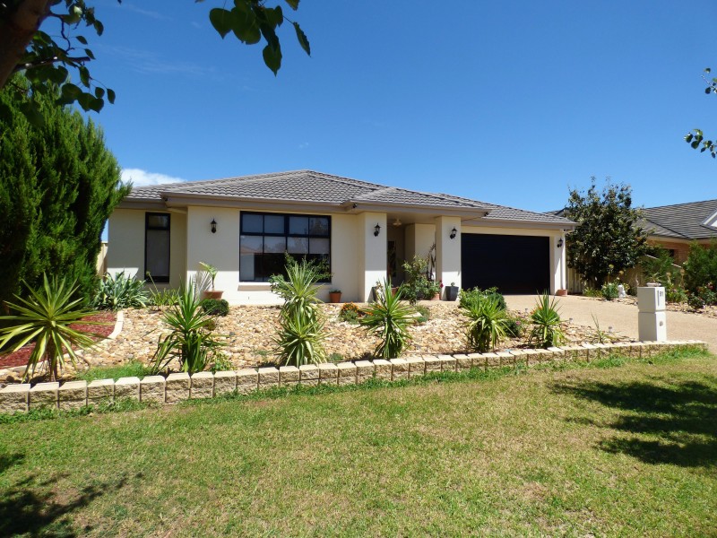 91 Hillam Drive, Griffith NSW 2680