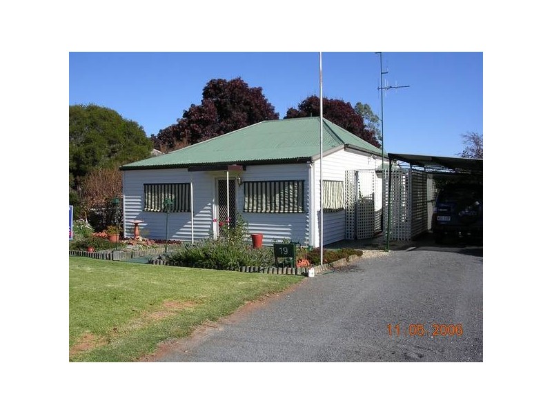 19 Beechworth Street, Whitton NSW 2705