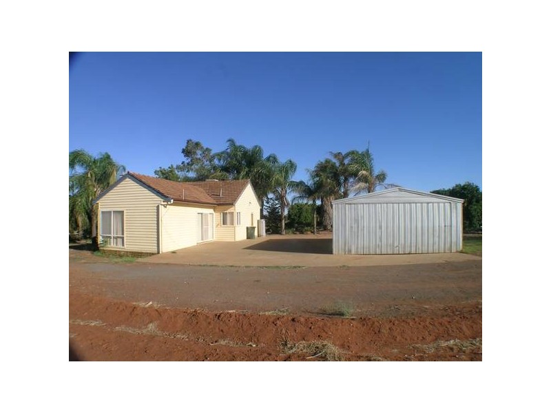 1 Slopes Road, Tharbogang NSW 2680