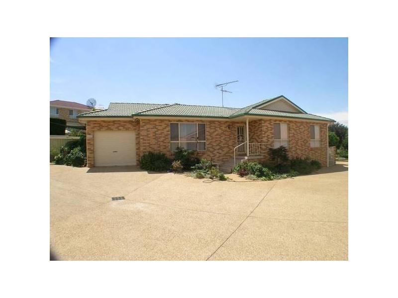 2/3 Worfolk Place, Griffith NSW 2680