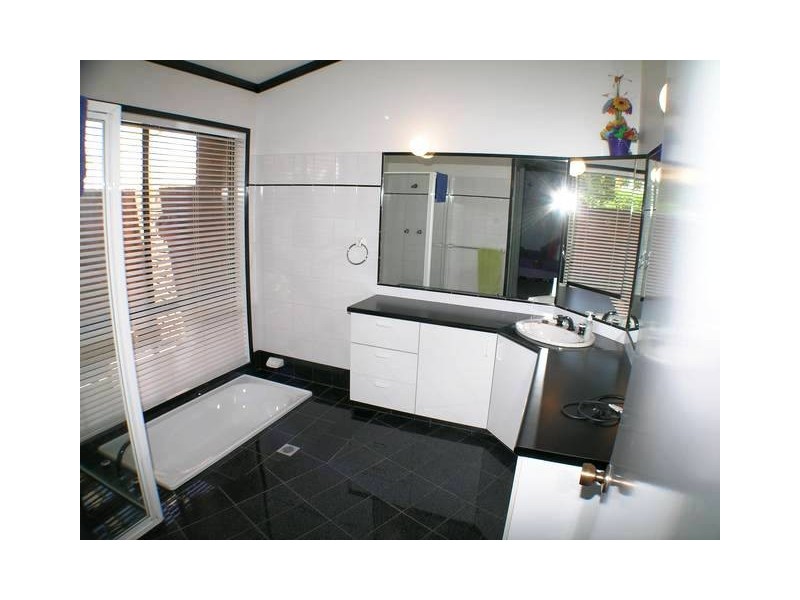 5 Musolino Place, Yoogali NSW 2680