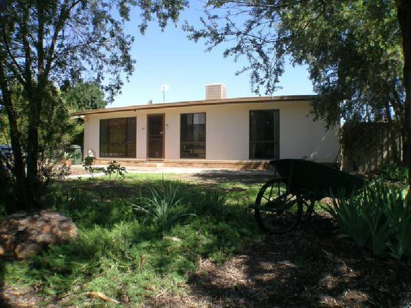 23 Railway Parade, Yenda NSW 2681