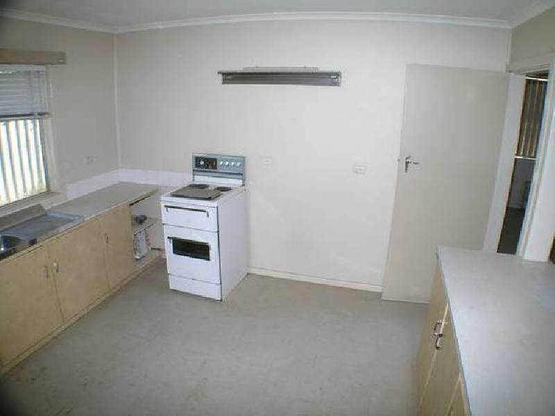 13 South Avenue, Yenda NSW 2681