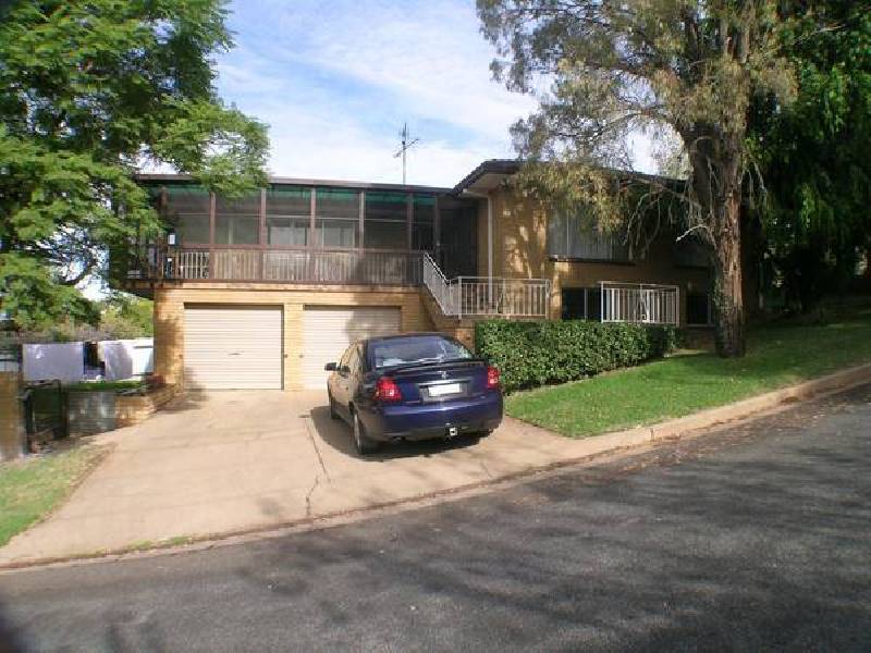 45 McNabb Crescent, Griffith NSW 2680