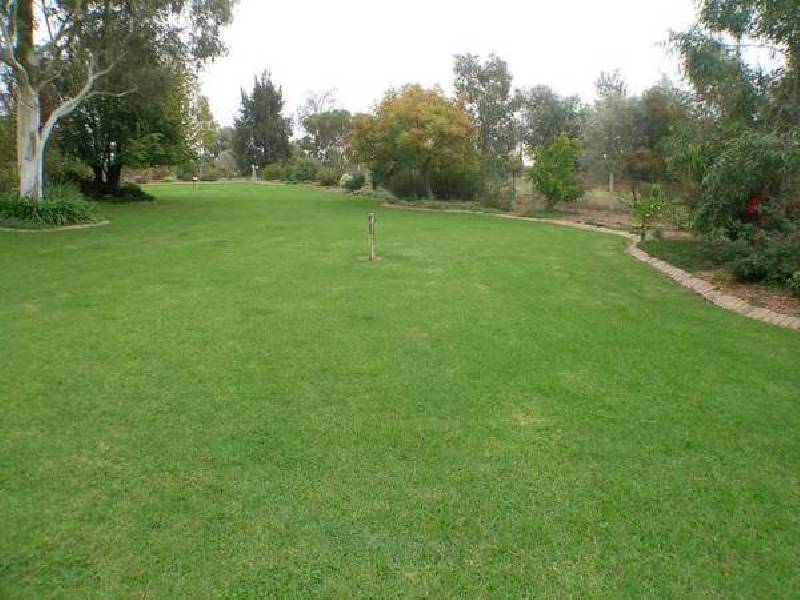 1077 Hamilton Road, Yoogali NSW 2680