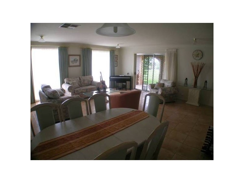 1077 Hamilton Road, Yoogali NSW 2680