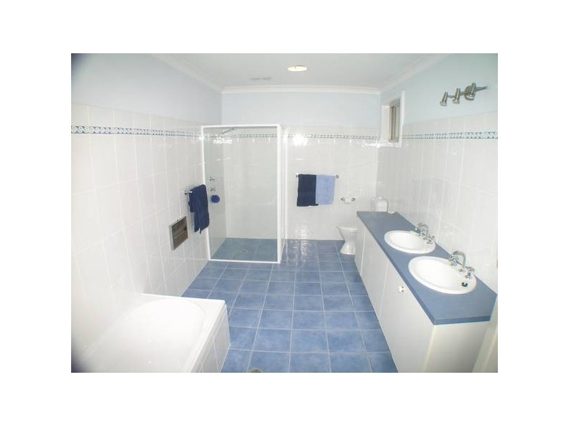 1077 Hamilton Road, Yoogali NSW 2680