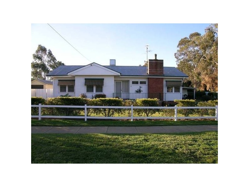 15 Hay Road, Darlington Point NSW 2706