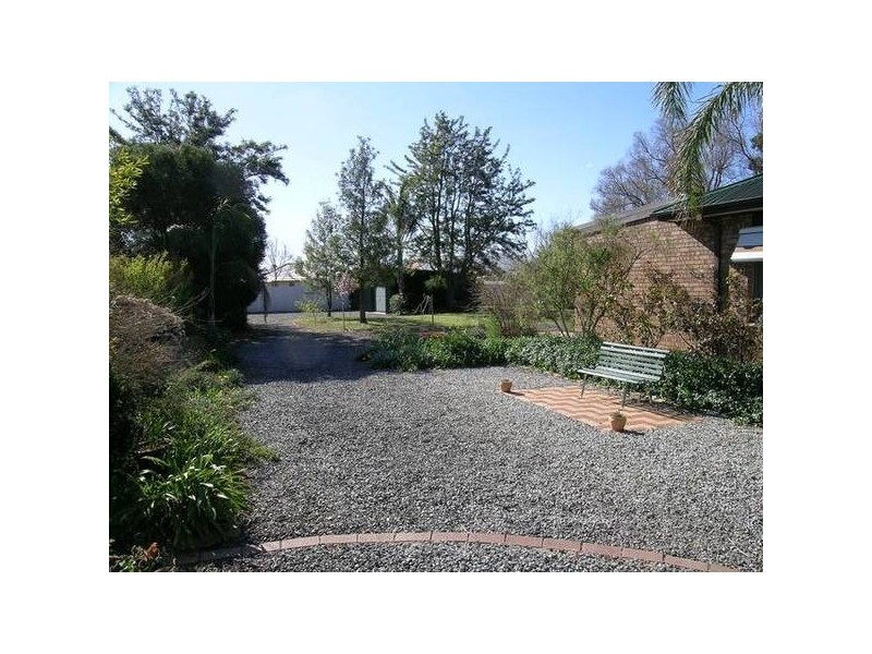 26 Yenda Road, Yoogali NSW 2680