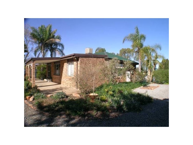 26 Yenda Road, Yoogali NSW 2680