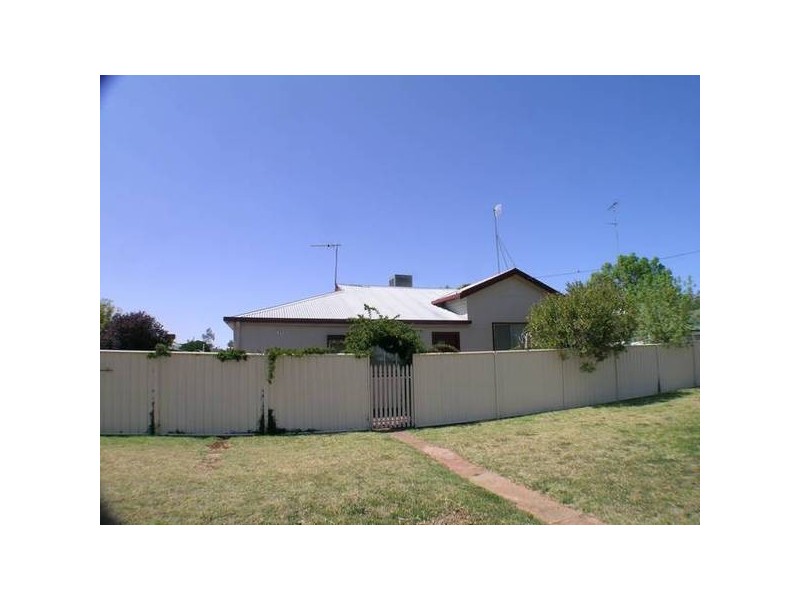 15 Park Street, Yenda NSW 2681