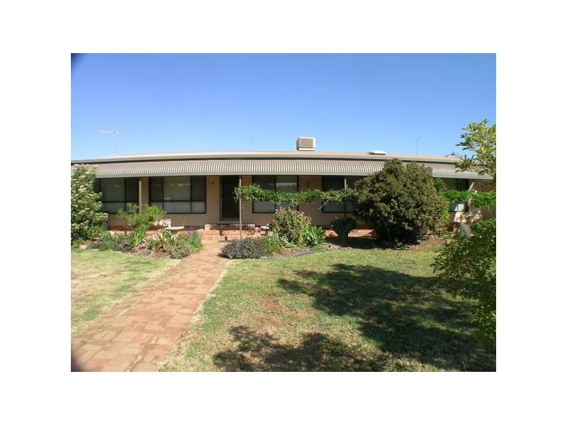 9 Mc Cudden Street, Griffith NSW 2680