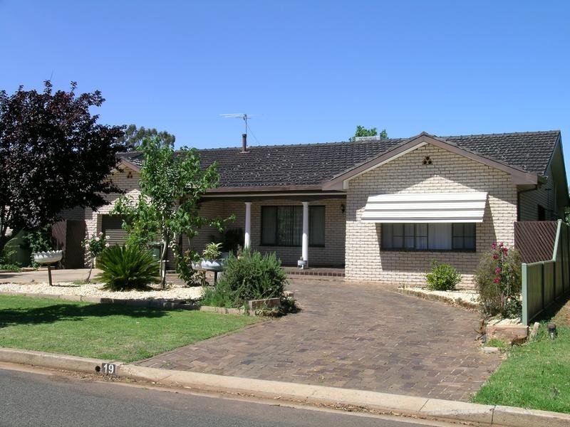 19 Marcus Street, Griffith NSW 2680