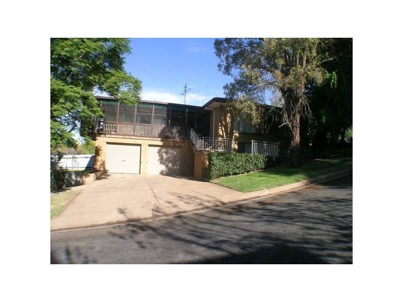 45 Mc Nabb Crescent, Griffith NSW 2680