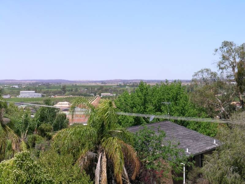 36 Lawford Crescent, Griffith NSW 2680