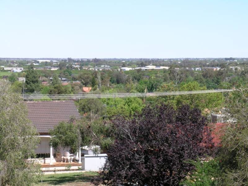 36 Lawford Crescent, Griffith NSW 2680