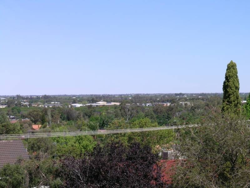 36 Lawford Crescent, Griffith NSW 2680