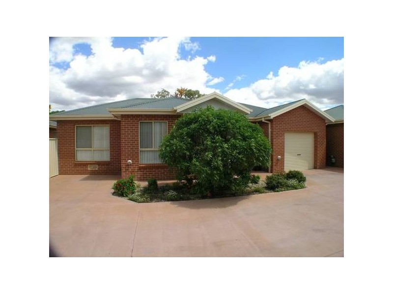 2/142 Erskine Road, Griffith NSW 2680
