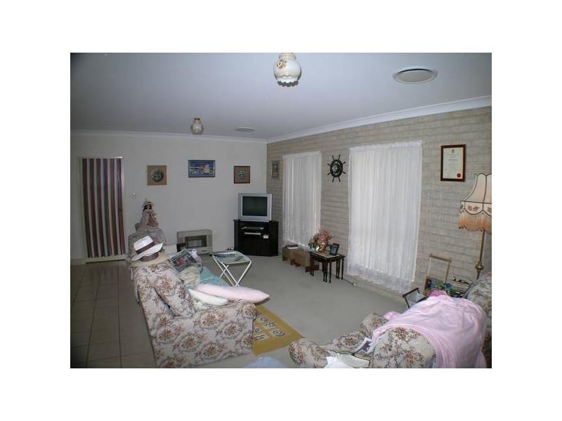 2/142 Erskine Road, Griffith NSW 2680