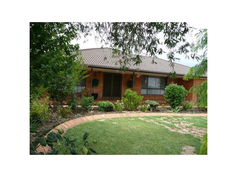 72 Doolan Crescent, Griffith NSW 2680