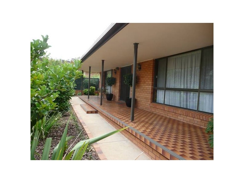 72 Doolan Crescent, Griffith NSW 2680