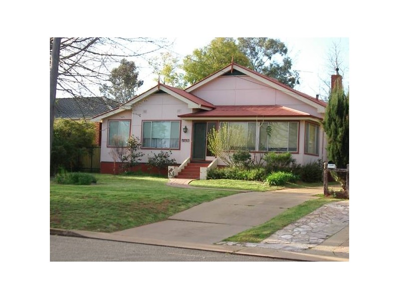 5 Carrathool Street, Griffith NSW 2680