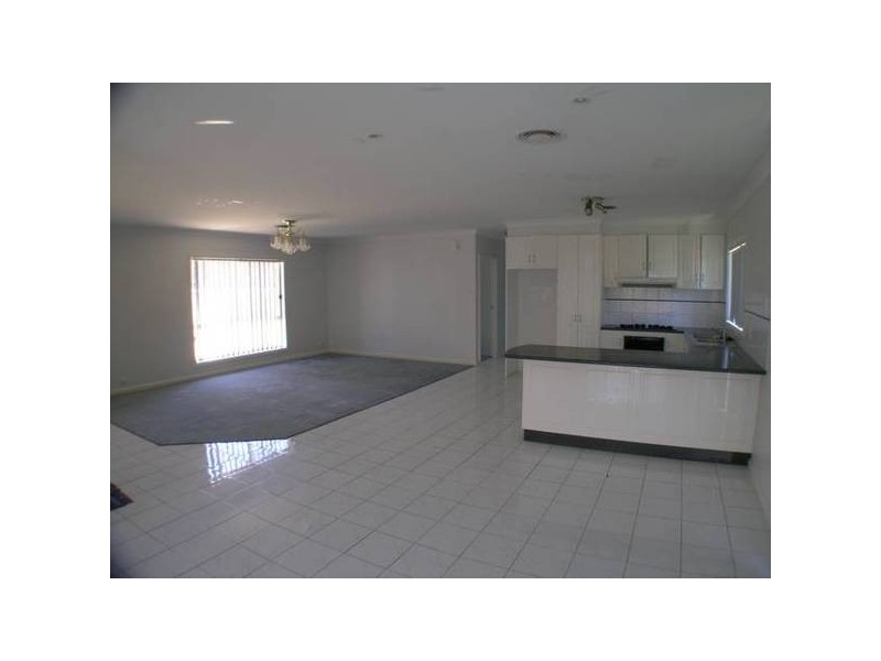 6b Crump Close, Griffith NSW 2680