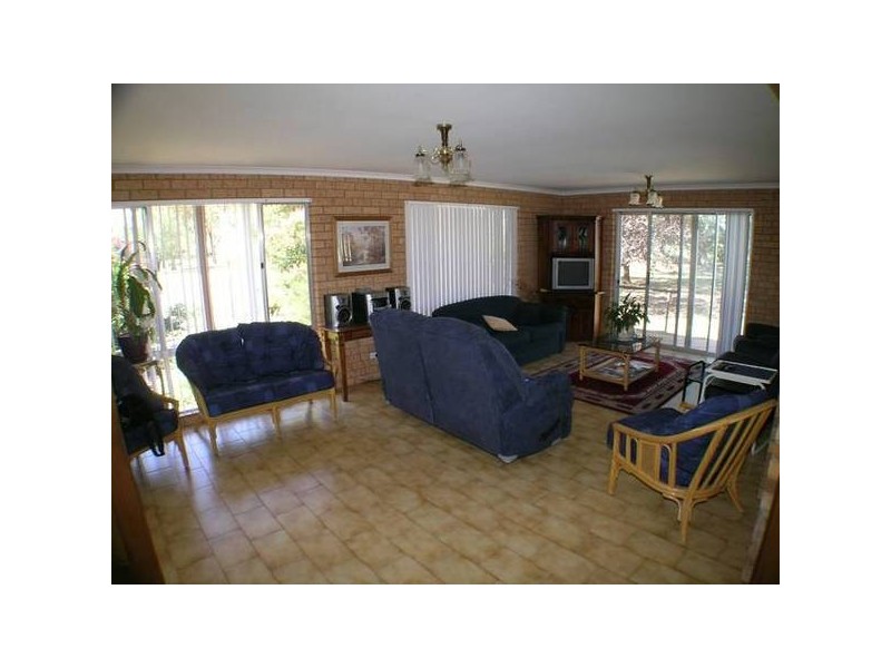 286 Hamilton Road, Yoogali NSW 2680