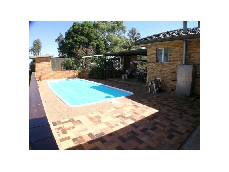 286 Hamilton Road, Yoogali NSW 2680