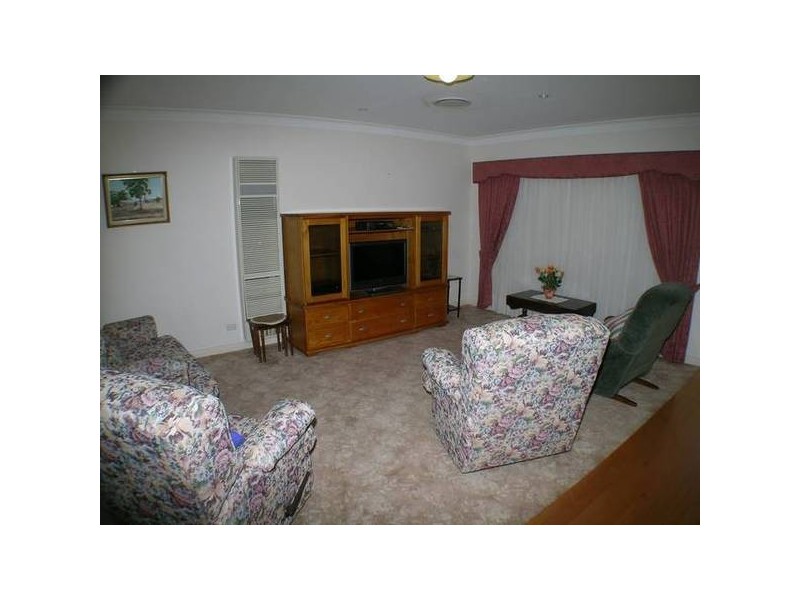 2b Gallipoli Street, Griffith NSW 2680