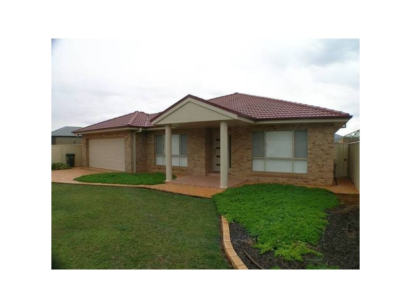 101 Clifton Boulevarde, Griffith NSW 2680