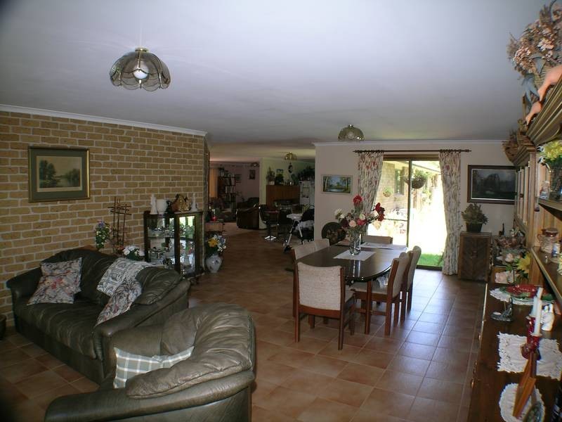 2645 Cemetery Road, Yenda NSW 2681