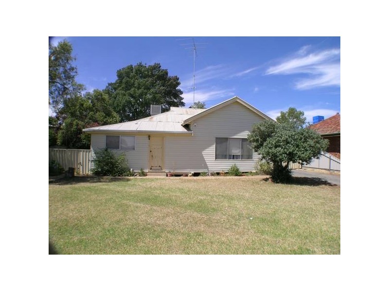 11 Park Street, Yenda NSW 2681