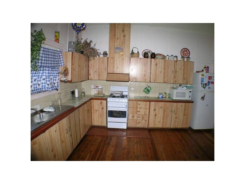 11 Park Street, Yenda NSW 2681