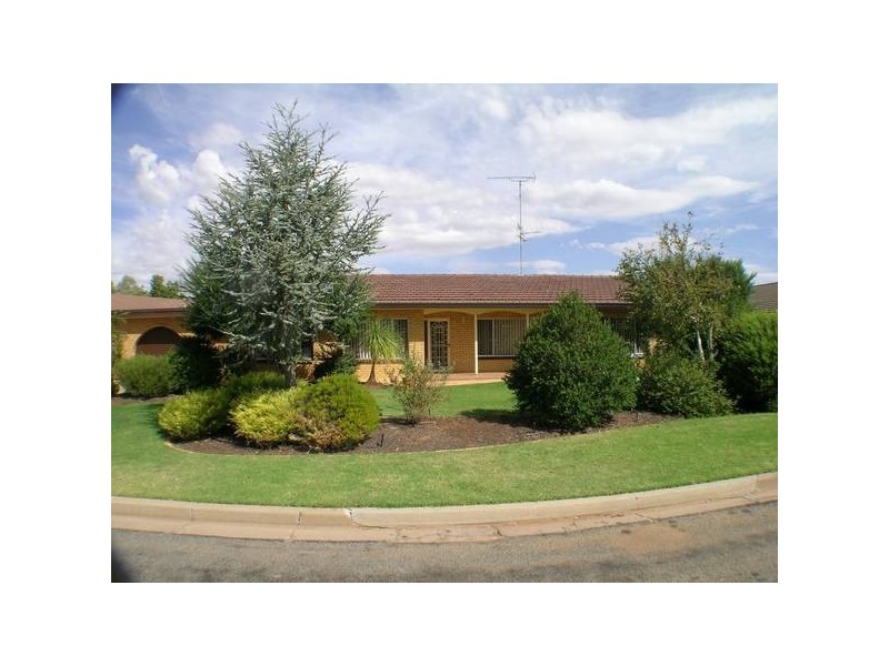 12 Webster Street, Griffith NSW 2680