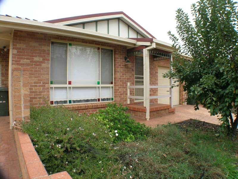 2/103 Daines Street, Griffith NSW 2680