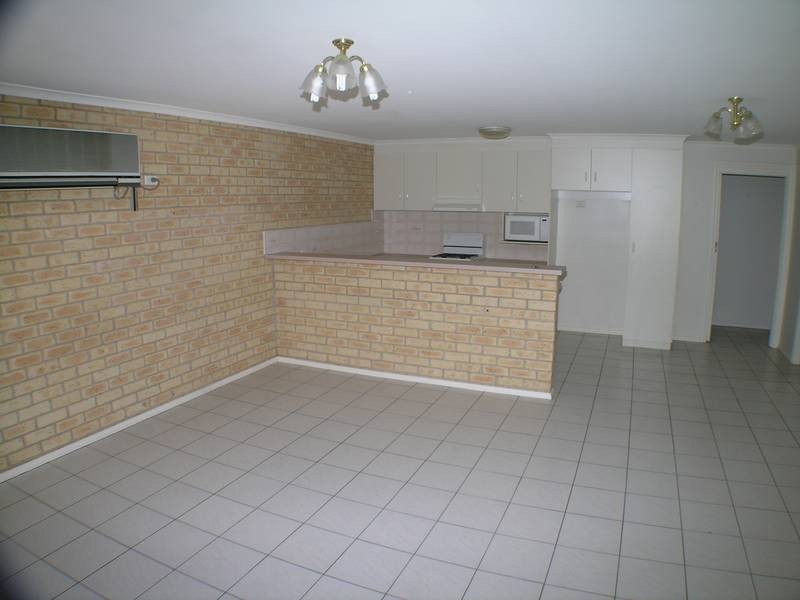 2/103 Daines Street, Griffith NSW 2680