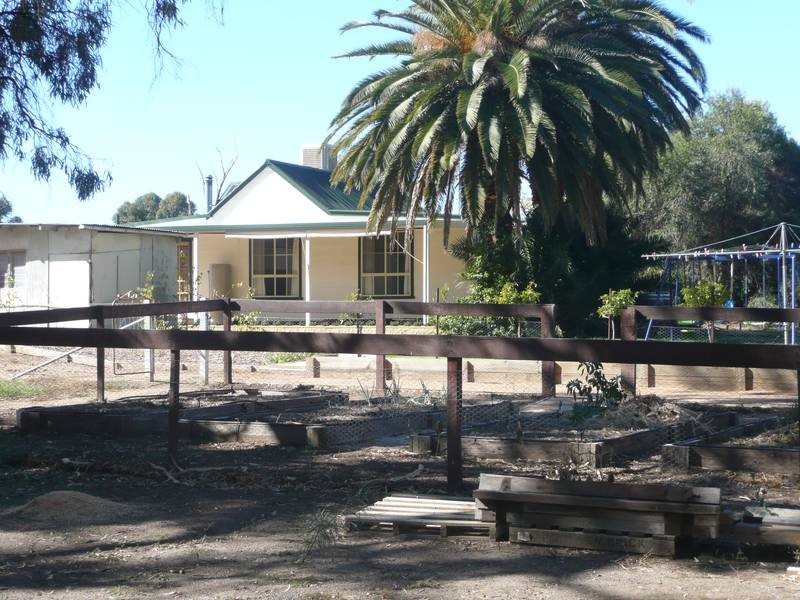 2 Park Lane, Darlington Point NSW 2706