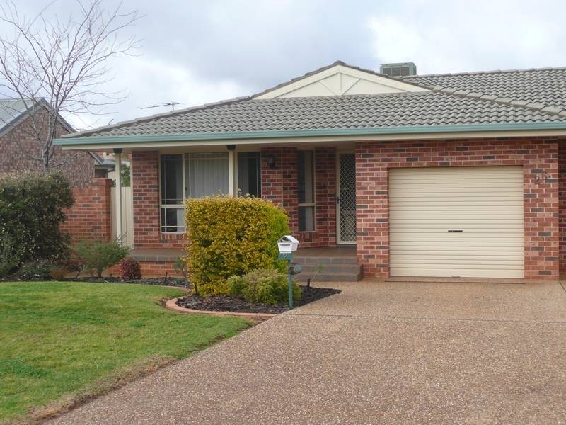 2/26 Meakin Street, Griffith NSW 2680