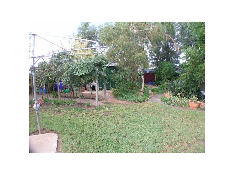 7 West Avenue, Yenda NSW 2681