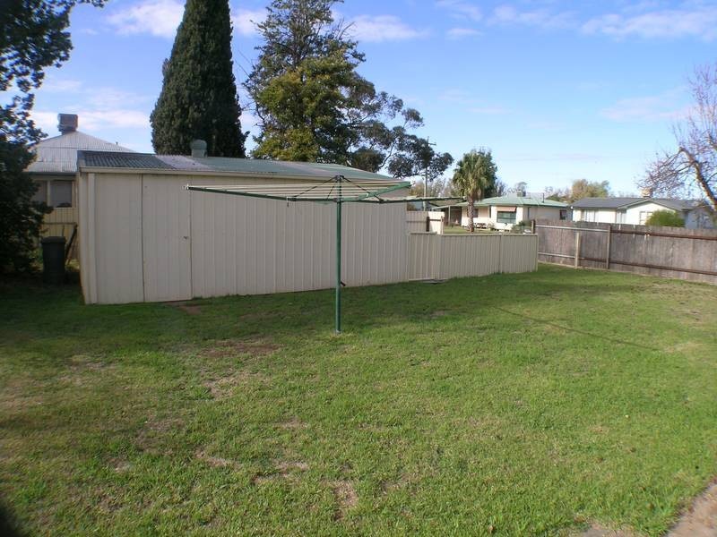 6 Chant Street, Darlington Point NSW 2706
